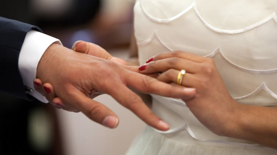 結婚相手との出会いはネット!本人次第で幸せな結婚 ※写真はイメージです