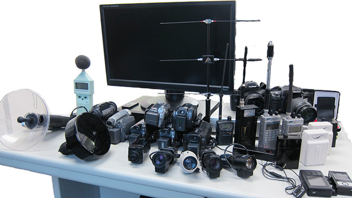 「真実」を視覚に写し取る機材たち